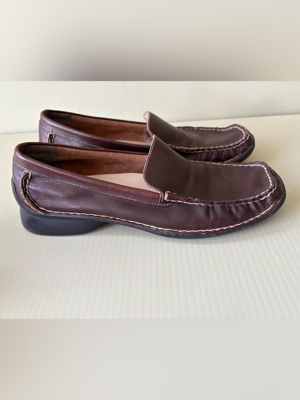 Anne Klein womens Dark Brown Leather Slip-On Loafers Sz 9.5 - Picture 3 of 7